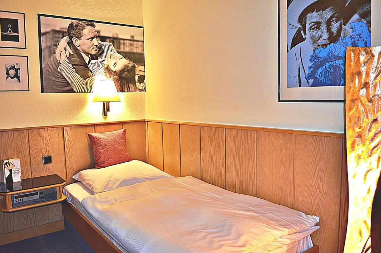 Budget Single Room,1558136017:JPEG