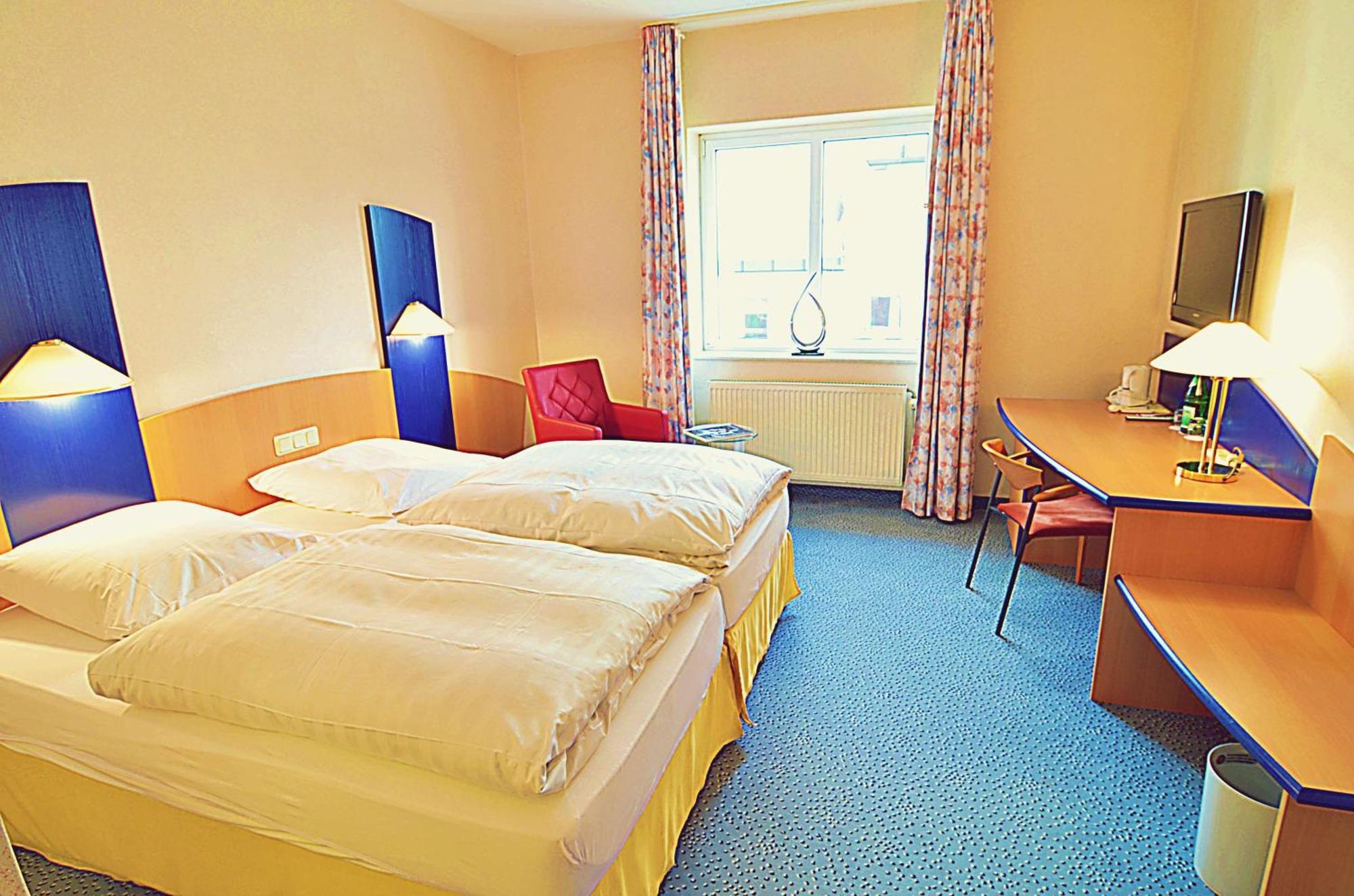 Double Room,1347592913:JPEG